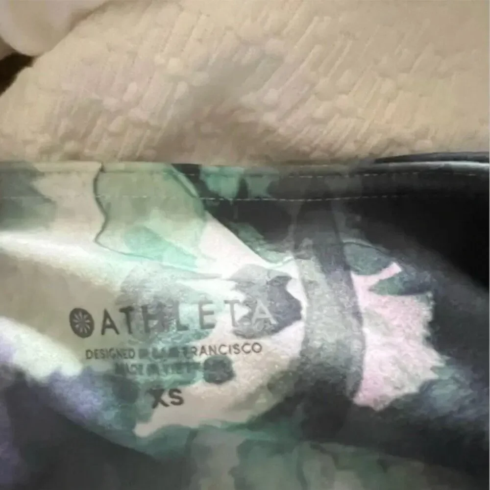 Athleta Watercolor Floral 7/8 Side Pocket Leggings - Picture 6 of 10